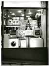 Publicidade das C.R.G.E. _ Salão de vendas da Rua Garrett. Montra de electrodomésticos _ 1969-02-27 _ FNI _ 15186 _ 228.jpg
