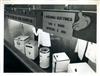 Publicidade das C.R.G.E. _ Salão de vendas da rua Garrett. Montra de electrodomésticos _ 1958-03-20 _ FNI _ 15186 _ 64.jpg