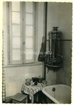 Publicidade das C.R.G.E _ Esquentador a gás numa casa de banho _ 1900-00-00 _ FNI _ 15170 _ 35.jpg